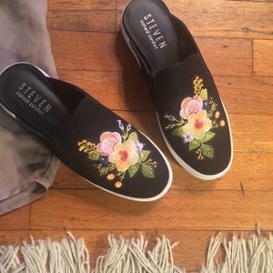 Steven Natural Comfort Embroidered Sneaker Mule ✨